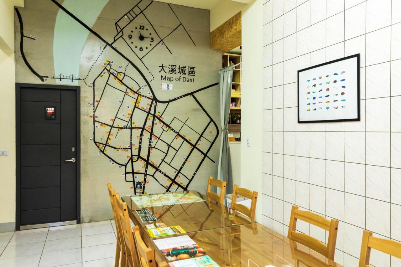 Hostel Alley Inn -桃園民宿075 Daxi Bagian luar foto